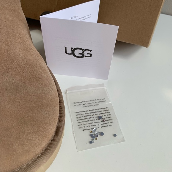 UGG Classic Gold Short Burst Boot - Picture 4 of 13